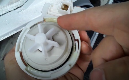 Замена сливного насоса стиральной машины Bosch Classixx